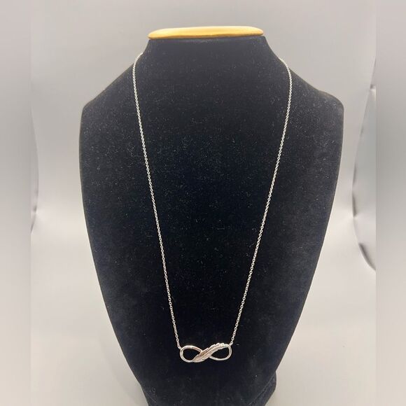 Sterling silver 925 Elegant Silver Infinity Necklace - Picture 2 of 8